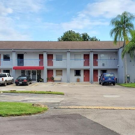 Lakeview Inn & Suites Okeechobee Extérieur photo